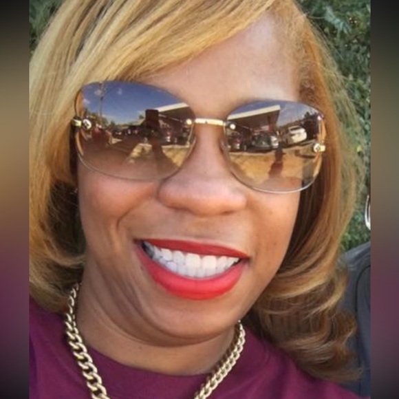 Louis Vuitton Gold and Brown Sunglasses - Picture 14 of 14